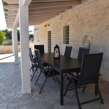 Trulli Degli Innamorati * Остуни